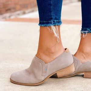 Toms Shaye booties/shooties in taupe suede NIB